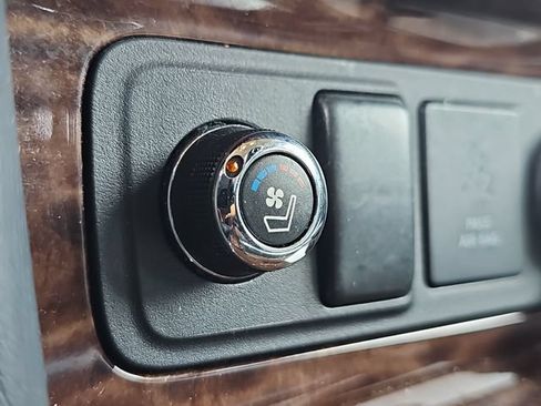 Used 2018 Nissan Armada Platinum w/ Interior Lighting Package AWD/4WD image 25
