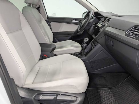 Used 2020 Volkswagen Tiguan SEL image 42