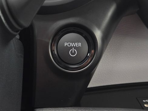 Certified 2026 Toyota Sienna XLE FWD image 20