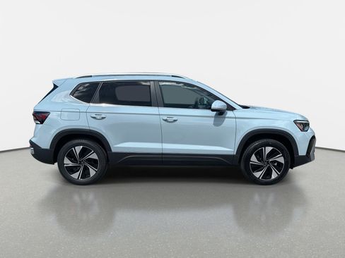New 2025 Volkswagen Taos SE image 5