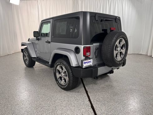 Used 2016 Jeep Wrangler Sahara AWD/4WD image 7