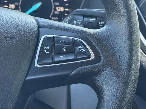 Used 2019 Ford Escape SE image 17