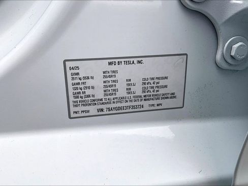 Used 2026 Tesla Model Y AWD image 31