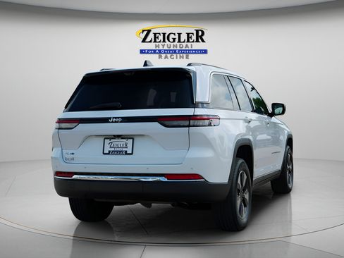 Used 2022 Jeep Grand Cherokee Limited 4xe w/ Luxury Tech Group II AWD/4WD image 7