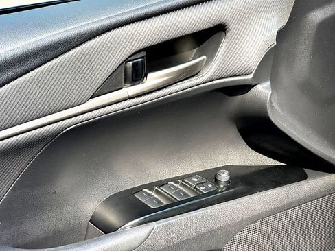 Used 2025 Toyota Camry SE w/ Convenience Package FWD image 11