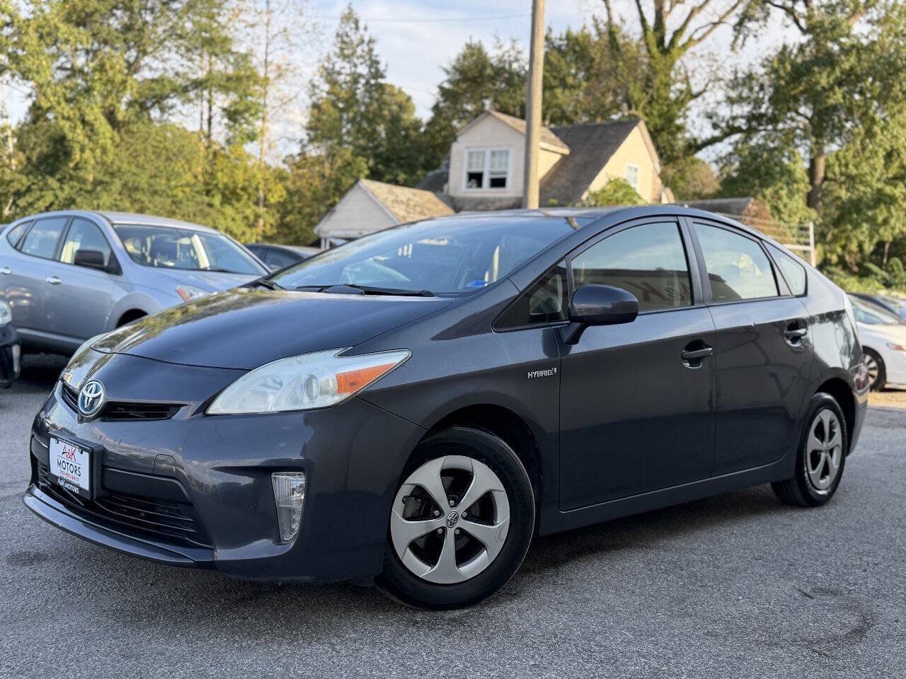 Used 2013 Toyota Prius Two FWD image 2