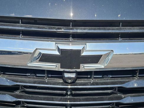 Used 2025 Chevrolet Tahoe LS RWD image 11