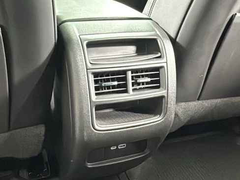 Used 2022 Cadillac XT5 Premium Luxury w/ LPO, Floor Liner Package AWD/4WD image 43