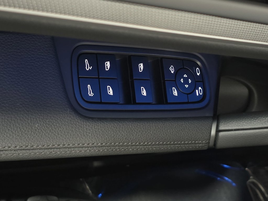 Certified 2026 Porsche Cayenne AWD/4WD image 21