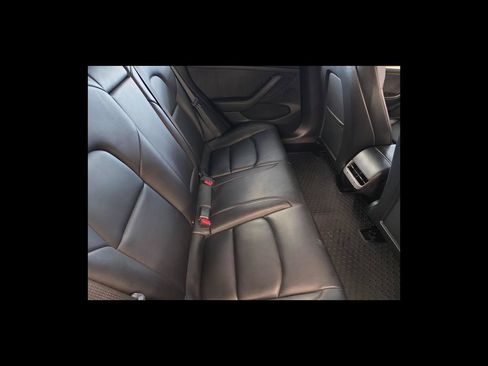 Used 2022 Tesla Model 3 Long Range AWD/4WD image 18