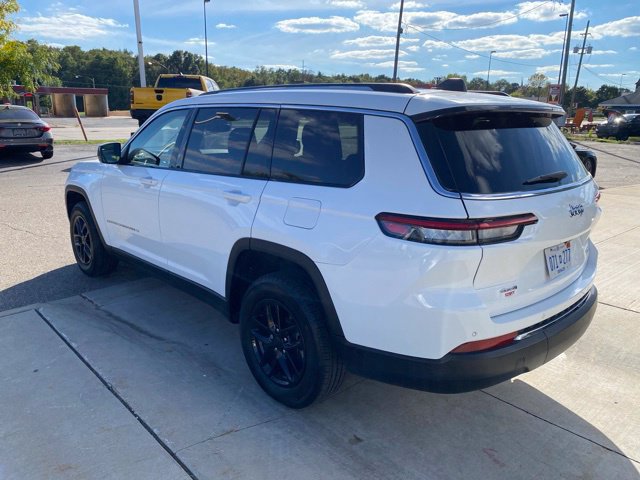 Used 2023 Jeep Grand Cherokee L Laredo AWD/4WD image 9