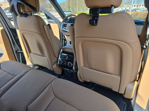 New 2026 Land Rover Range Rover SE image 11