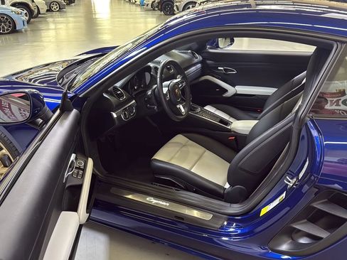 Used 2024 Porsche 718 Cayman image 16