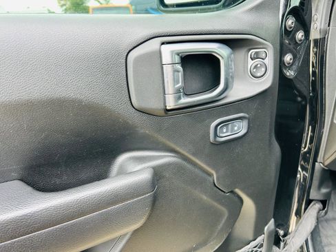 Used 2023 Jeep Wrangler Unlimited Sport AWD/4WD image 7