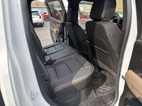 Used 2026 GMC Canyon Denali image 14