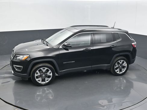 Used 2018 Jeep Compass Limited w/ Navigation Group AWD/4WD image 12