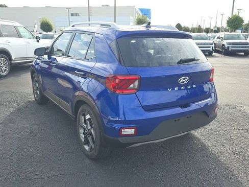 Used 2021 Hyundai Venue SEL FWD image 3