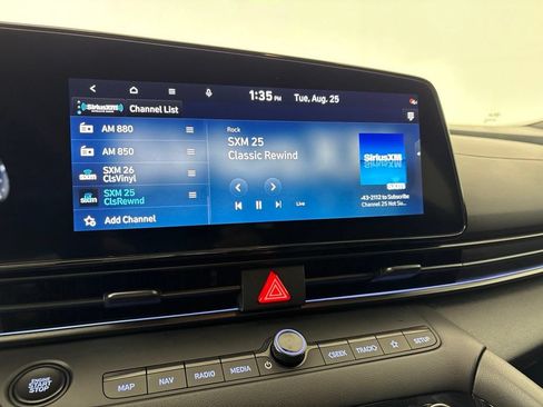 Certified 2025 Hyundai Elantra SEL FWD image 29