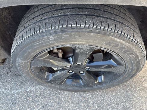 Used 2023 Jeep Grand Cherokee Altitude image 17