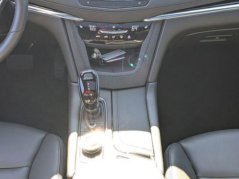 New 2025 Cadillac XT6 Luxury image 17