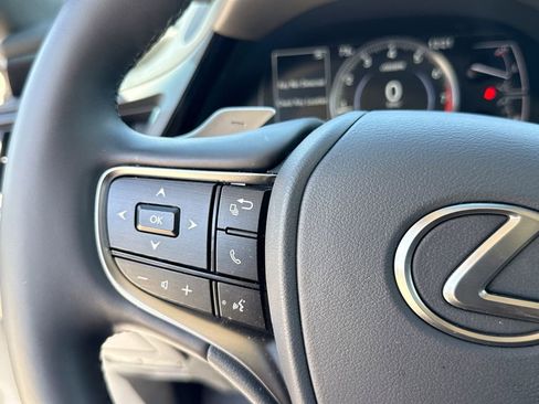 Used 2025 Lexus ES 350 w/ Premium Package FWD image 26