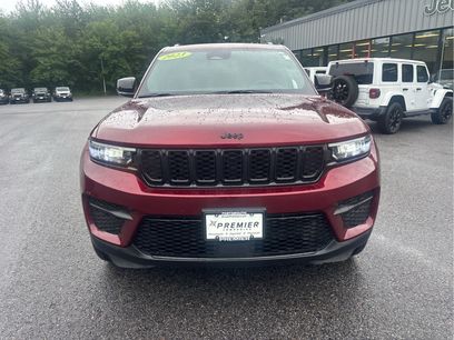 Used 2023 Jeep Grand Cherokee Altitude