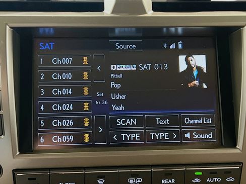 Used 2021 Lexus GX 460 Premium w/ Accessory Package AWD/4WD image 11