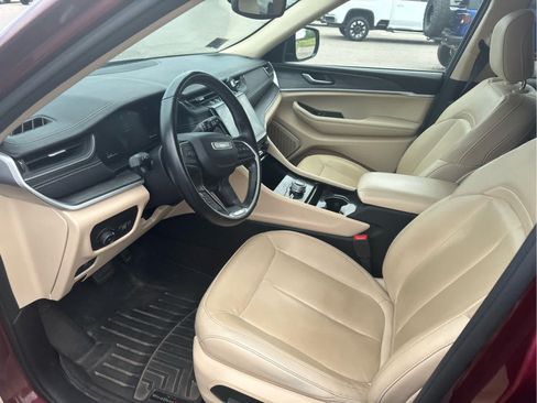 Used 2021 Jeep Grand Cherokee L Limited AWD/4WD image 10