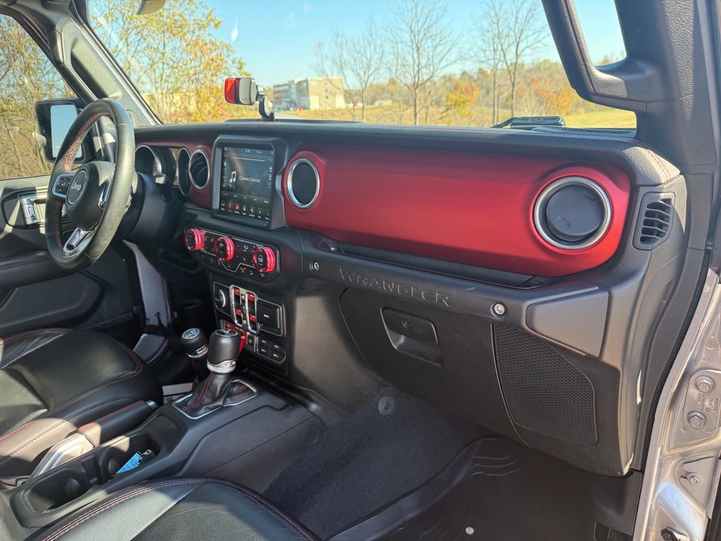 Used 2018 Jeep Wrangler Unlimited Rubicon w/ Dual Top Group AWD/4WD image 25