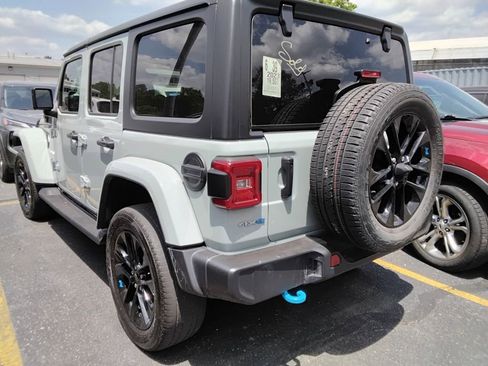 Used 2023 Jeep Wrangler Unlimited Sahara w/ Cold Weather Group AWD/4WD image 6