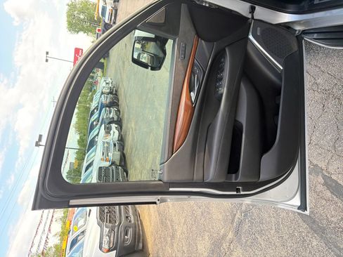 Used 2020 Cadillac Escalade Luxury AWD/4WD image 12