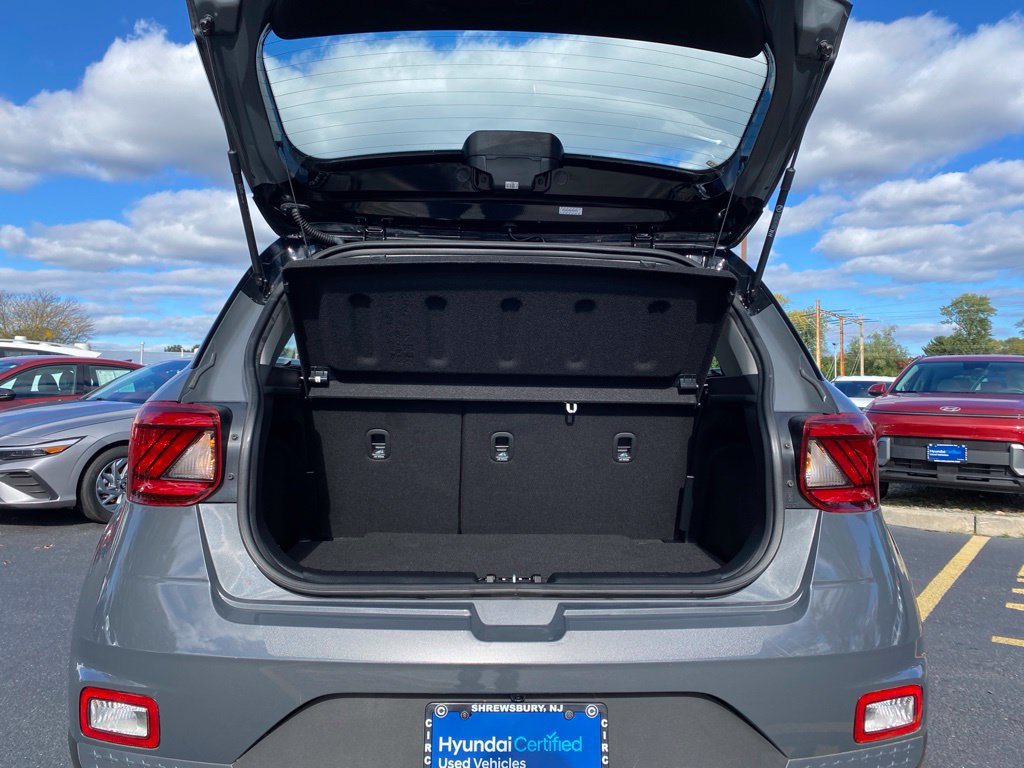 Certified 2024 Hyundai Venue Limited FWD image 15