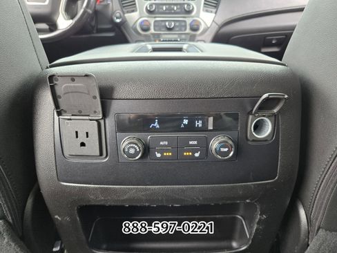 Used 2018 GMC Yukon XL SLT image 16