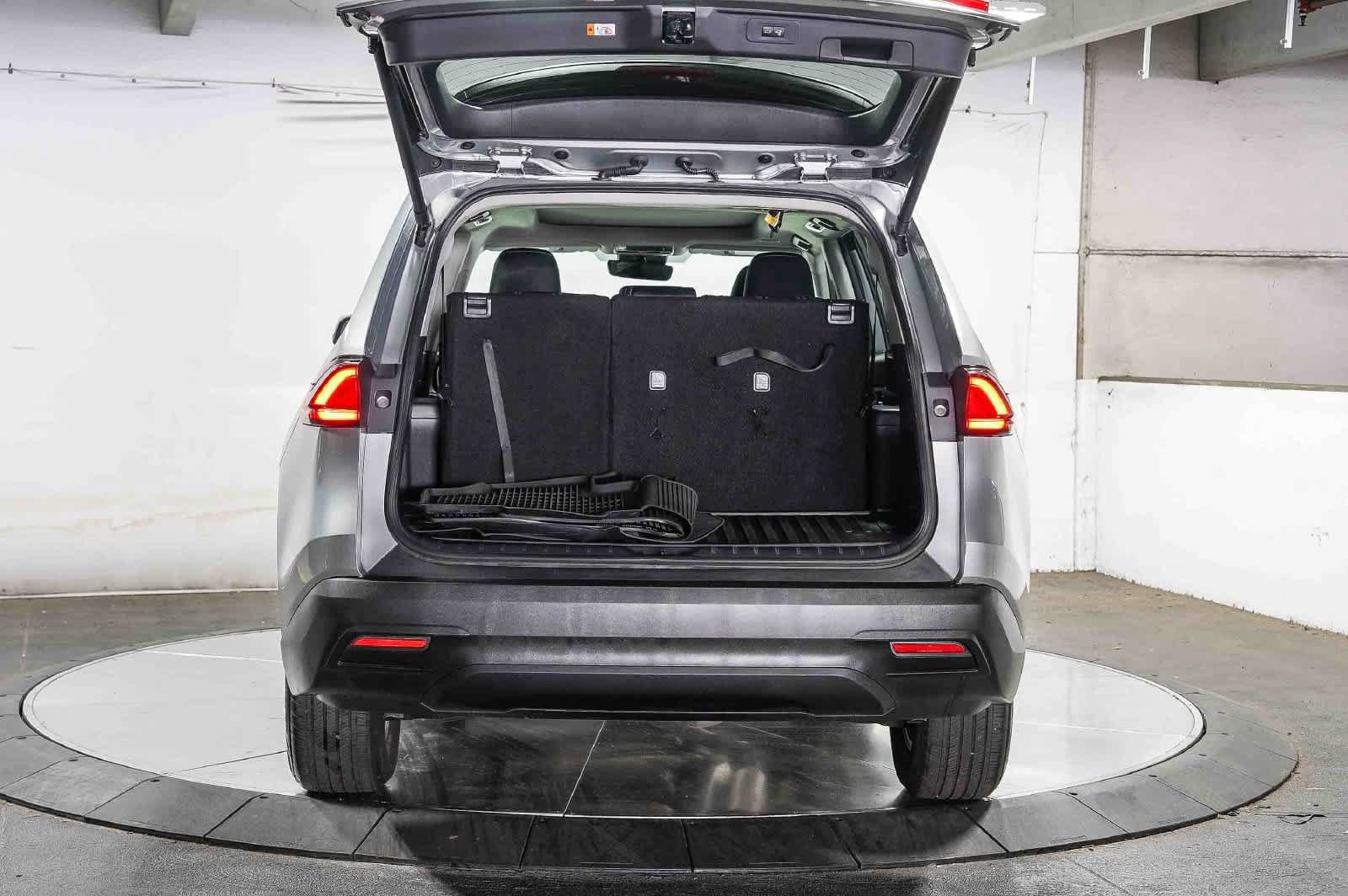 Certified 2025 Toyota Grand Highlander XLE FWD image 29