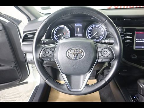 Used 2020 Toyota Camry SE FWD image 23
