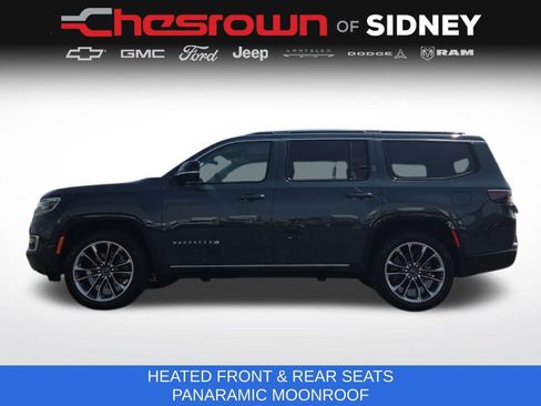 Used 2024 Jeep Wagoneer Series III w/ Premium Group I AWD/4WD image 16