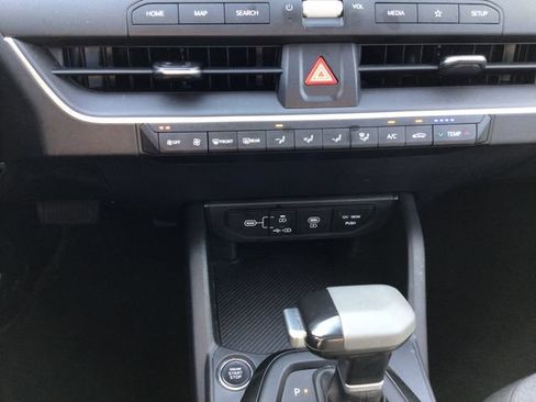 Used 2025 Kia K4 FWD image 32