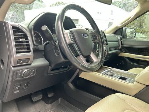 Used 2019 Ford Expedition Platinum RWD image 10