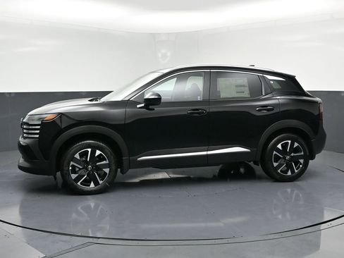 New 2026 Nissan Kicks SV AWD/4WD image 2