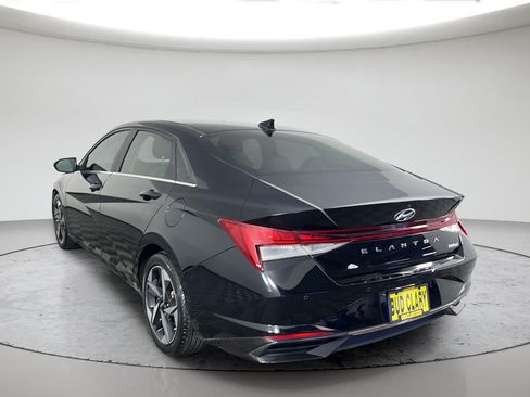 Used 2022 Hyundai Elantra Limited w/ Cargo Package FWD image 5