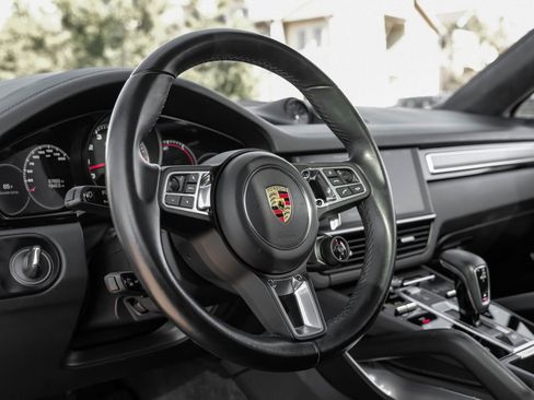 Used 2020 Porsche Cayenne Turbo image 14