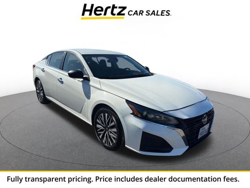 Used 2025 Nissan Altima 2.5 SV FWD image 1