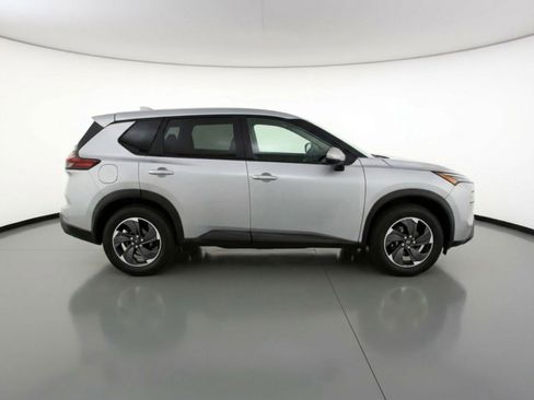 Used 2025 Nissan Rogue SV image 11