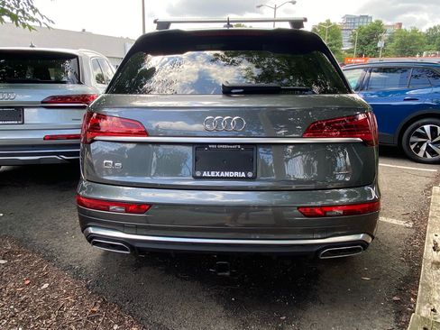 Used 2023 Audi Q5 2.0T Premium Plus w/ Premium Plus Package AWD/4WD image 2