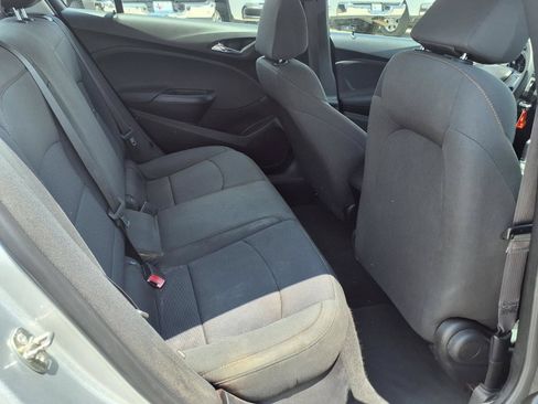 Used 2017 Chevrolet Cruze LS FWD image 19