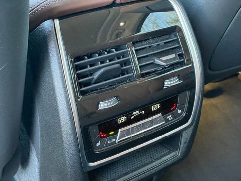 Certified 2026 BMW X7 xDrive40i w/ Premium Package image 9