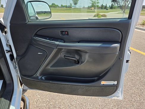 Used 2005 Chevrolet Silverado 1500 LS w/ Safe And Sound Package RWD image 32