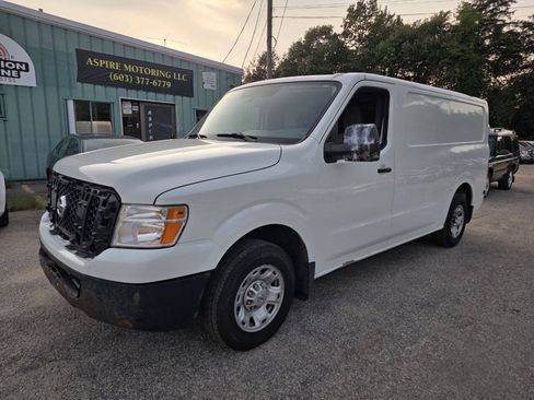 Used 2017 Nissan NV 2500 SV w/ Technology Package RWD image 3