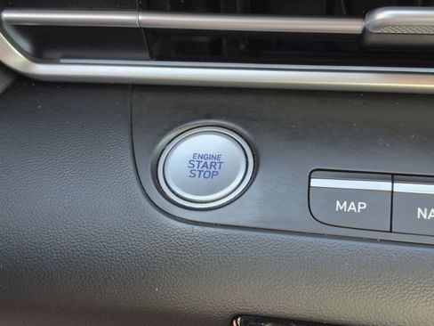 Used 2024 Hyundai Elantra SEL FWD image 31