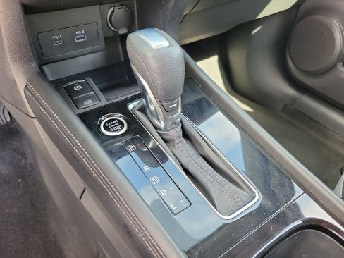 Used 2023 Nissan Kicks SR w/ SR Premium Package image 12